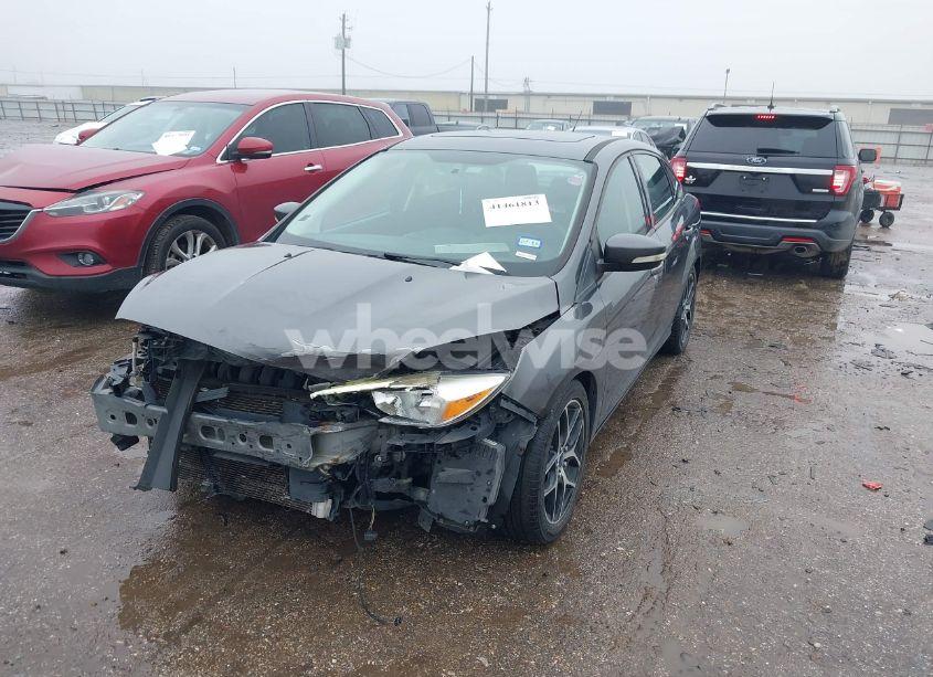 Photo 2 of 2017 Ford Focus SEL (VIN 1FADP3H24HL303223)
