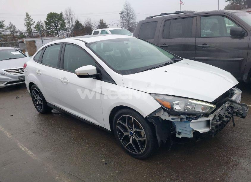 2018 Ford Focus SEL (VIN 1FADP3H24JL200826) main photo