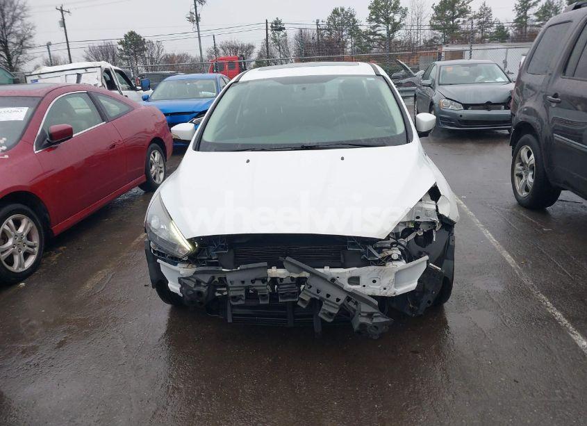 Photo 12 of 2018 Ford Focus SEL (VIN 1FADP3H24JL200826)