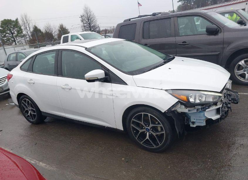 Photo 13 of 2018 Ford Focus SEL (VIN 1FADP3H24JL200826)