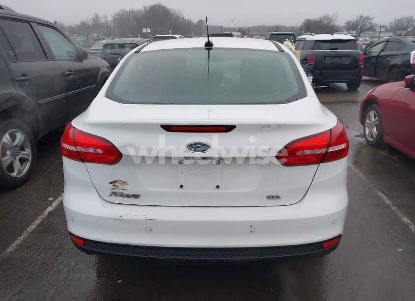 Photo 16 of 2018 Ford Focus SEL (VIN 1FADP3H24JL200826)