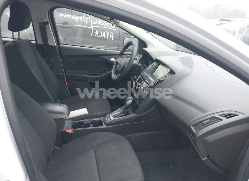 Photo 5 of 2018 Ford Focus SEL (VIN 1FADP3H24JL200826)