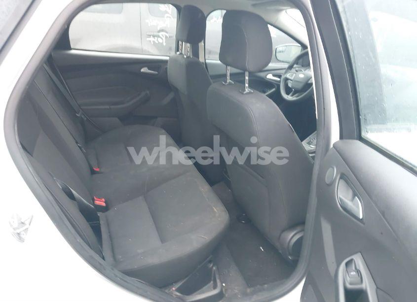 Photo 8 of 2018 Ford Focus SEL (VIN 1FADP3H24JL200826)