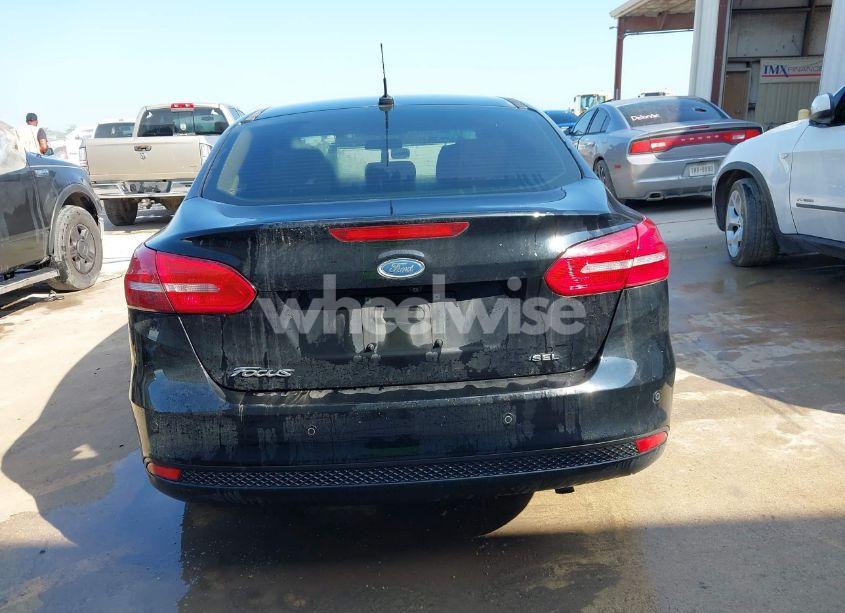 Photo 16 of 2018 Ford Focus SEL (VIN 1FADP3H24JL204374)