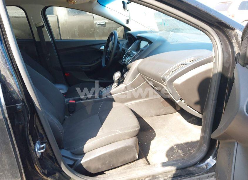 Photo 5 of 2018 Ford Focus SEL (VIN 1FADP3H24JL204374)