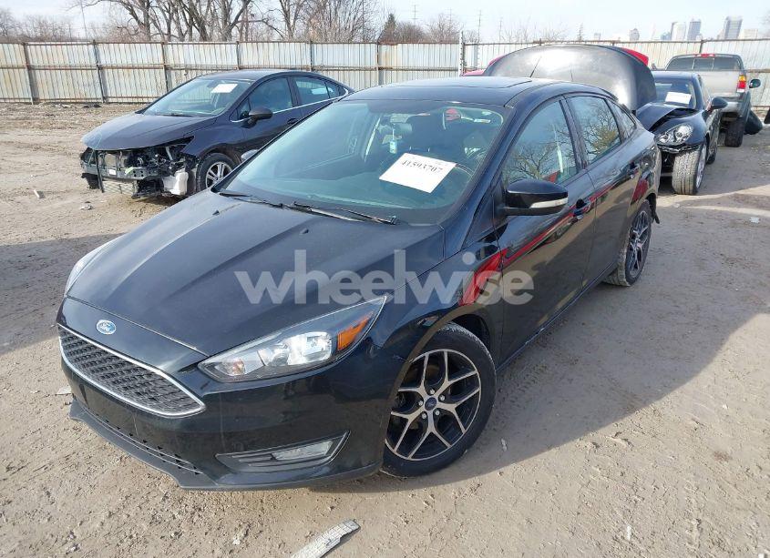 Photo 2 of 2018 Ford Focus SEL (VIN 1FADP3H24JL255213)