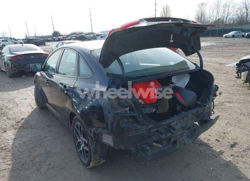 Photo 3 of 2018 Ford Focus SEL (VIN 1FADP3H24JL255213)