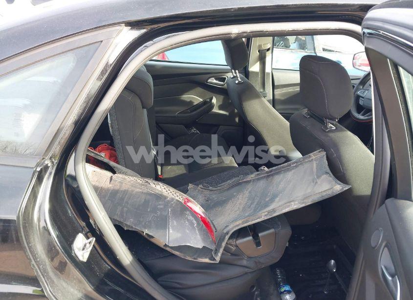 Photo 8 of 2018 Ford Focus SEL (VIN 1FADP3H24JL255213)