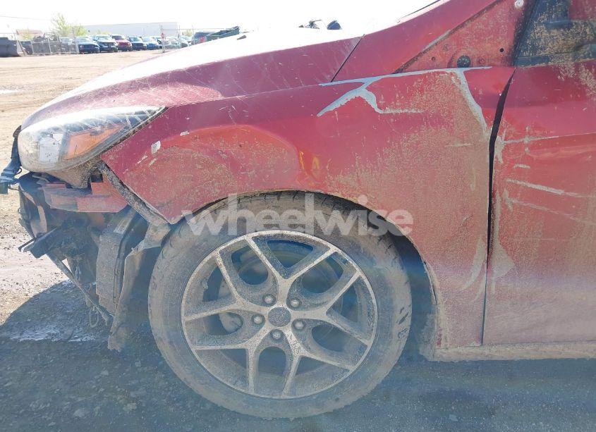 Photo 18 of 2018 Ford Focus SEL (VIN 1FADP3H24JL260024)