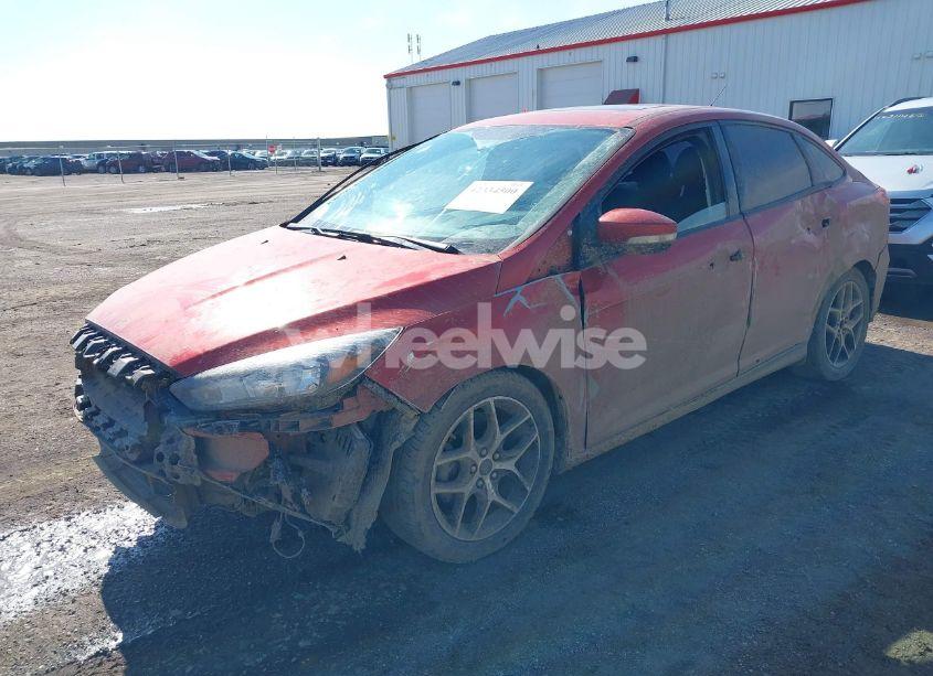 Photo 2 of 2018 Ford Focus SEL (VIN 1FADP3H24JL260024)
