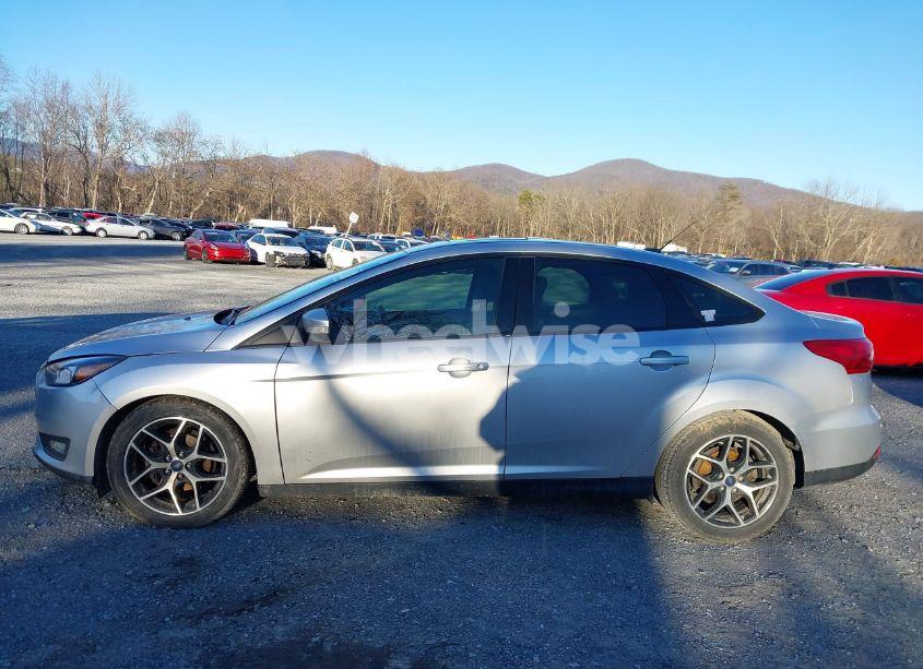 Photo 14 of 2018 Ford Focus SEL (VIN 1FADP3H24JL301073)