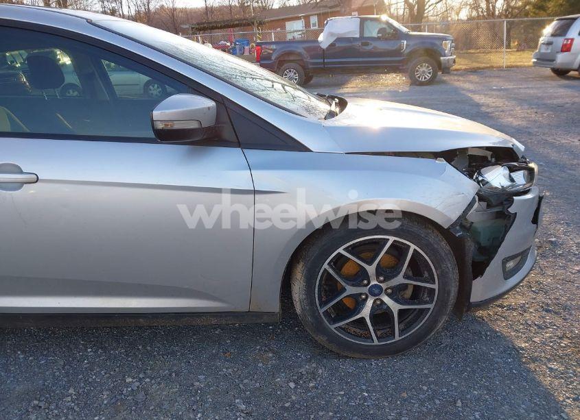 Photo 18 of 2018 Ford Focus SEL (VIN 1FADP3H24JL301073)