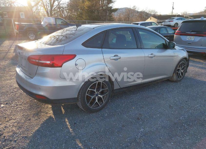 Photo 4 of 2018 Ford Focus SEL (VIN 1FADP3H24JL301073)