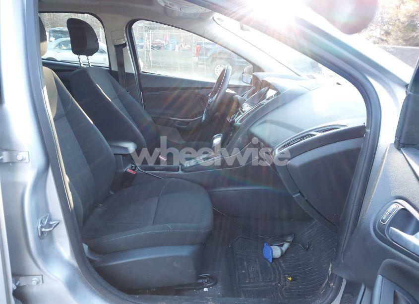 Photo 5 of 2018 Ford Focus SEL (VIN 1FADP3H24JL301073)