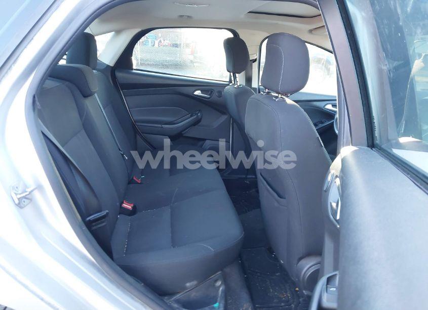 Photo 8 of 2018 Ford Focus SEL (VIN 1FADP3H24JL301073)