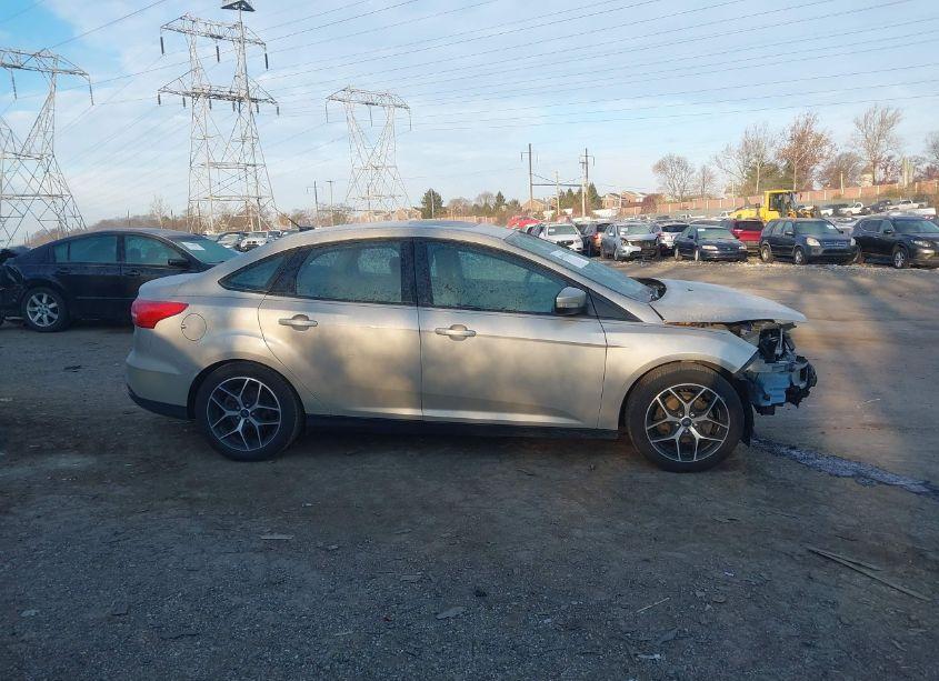 Photo 13 of 2017 Ford Focus SEL (VIN 1FADP3H25HL201347)