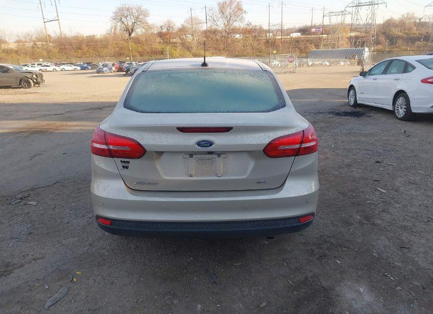 Photo 16 of 2017 Ford Focus SEL (VIN 1FADP3H25HL201347)