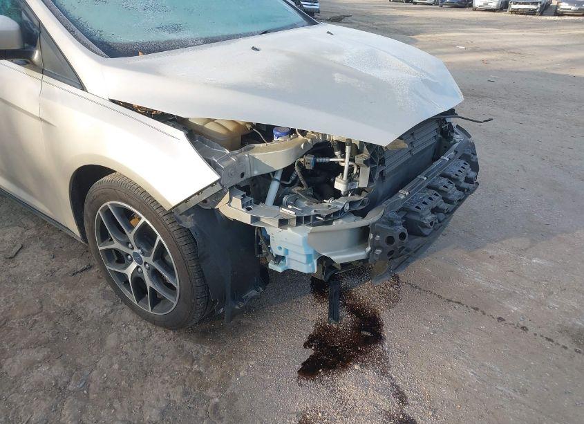 Photo 17 of 2017 Ford Focus SEL (VIN 1FADP3H25HL201347)