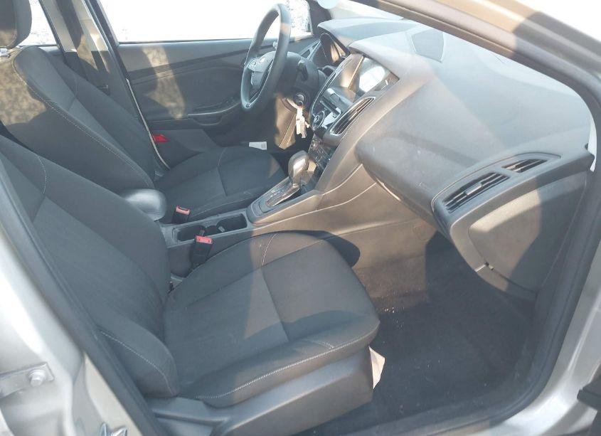 Photo 5 of 2017 Ford Focus SEL (VIN 1FADP3H25HL201347)