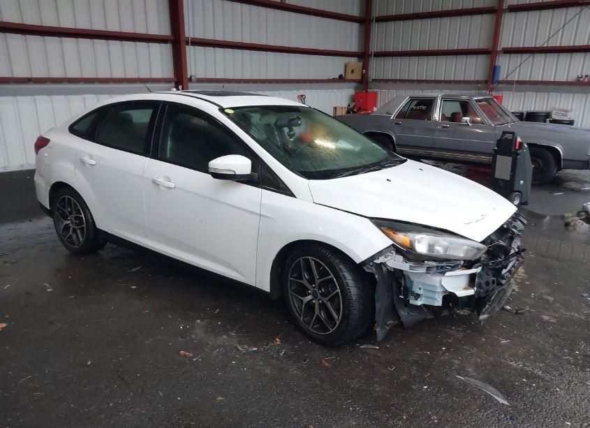 2017 Ford Focus SEL (VIN 1FADP3H25HL224997) main photo