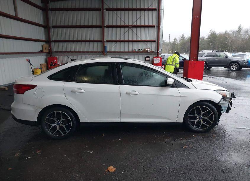 Photo 14 of 2017 Ford Focus SEL (VIN 1FADP3H25HL224997)