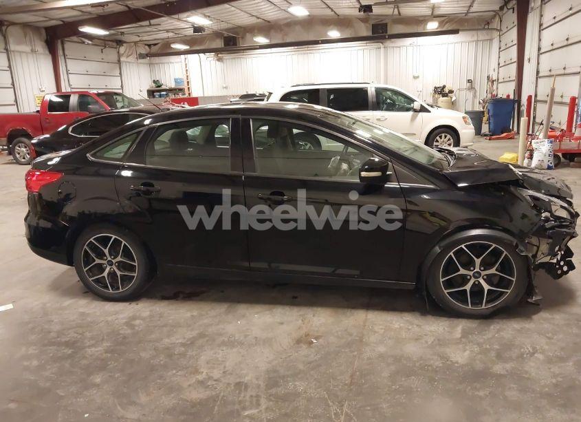 Photo 14 of 2017 Ford Focus SEL (VIN 1FADP3H25HL245039)
