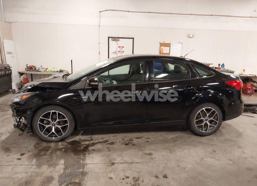 Photo 15 of 2017 Ford Focus SEL (VIN 1FADP3H25HL245039)