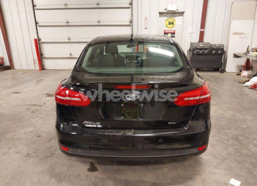 Photo 17 of 2017 Ford Focus SEL (VIN 1FADP3H25HL245039)