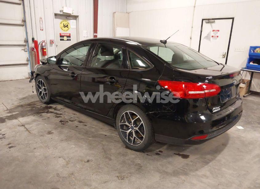 Photo 3 of 2017 Ford Focus SEL (VIN 1FADP3H25HL245039)