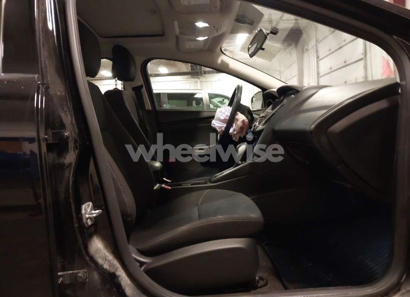 Photo 5 of 2017 Ford Focus SEL (VIN 1FADP3H25HL245039)