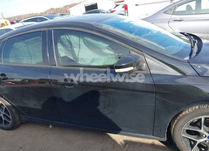 Photo 14 of 2017 Ford Focus SEL (VIN 1FADP3H25HL257661)