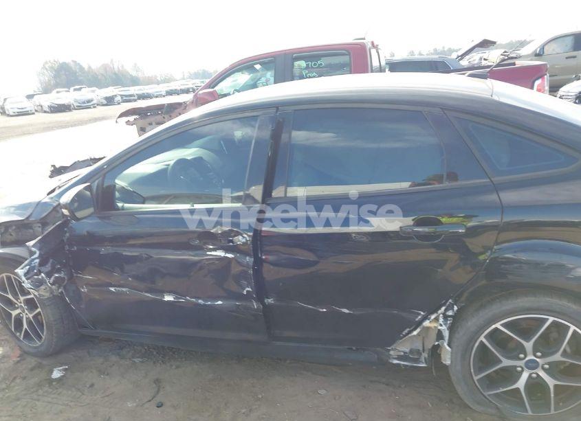 Photo 15 of 2017 Ford Focus SEL (VIN 1FADP3H25HL257661)