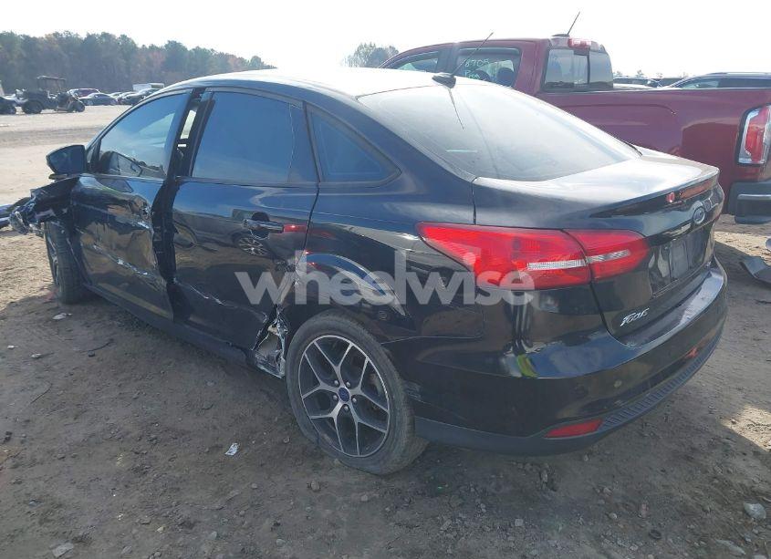 Photo 3 of 2017 Ford Focus SEL (VIN 1FADP3H25HL257661)