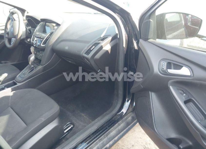 Photo 5 of 2017 Ford Focus SEL (VIN 1FADP3H25HL257661)