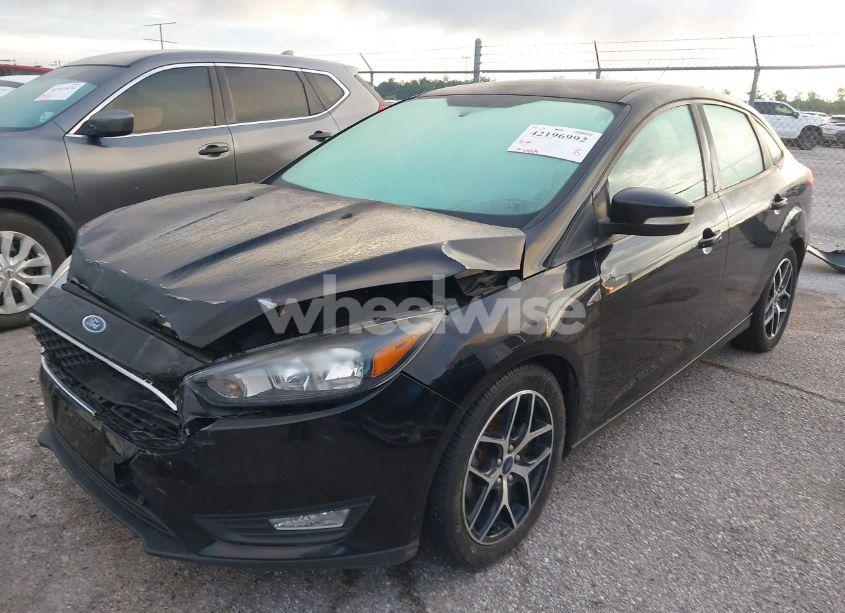 Photo 2 of 2017 Ford Focus SEL (VIN 1FADP3H25HL265128)