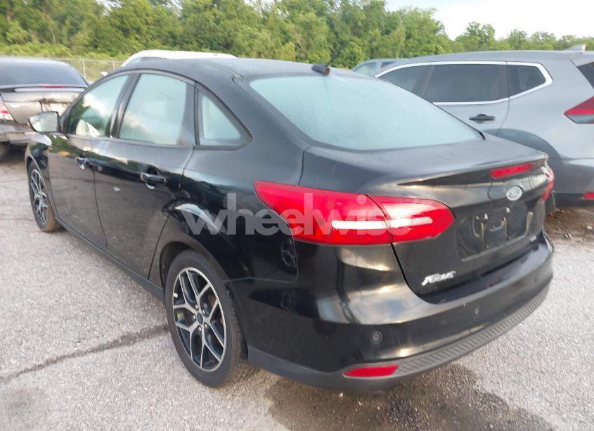 Photo 3 of 2017 Ford Focus SEL (VIN 1FADP3H25HL265128)