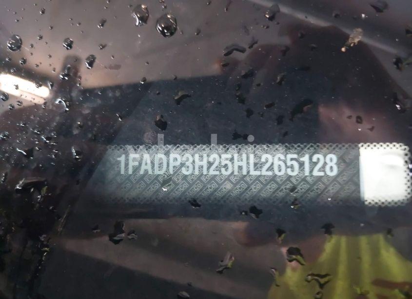 Photo 9 of 2017 Ford Focus SEL (VIN 1FADP3H25HL265128)