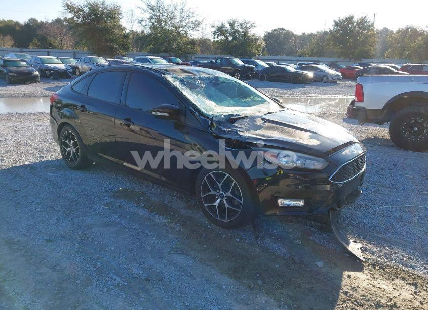 2017 Ford Focus SEL (VIN 1FADP3H25HL338210) main photo