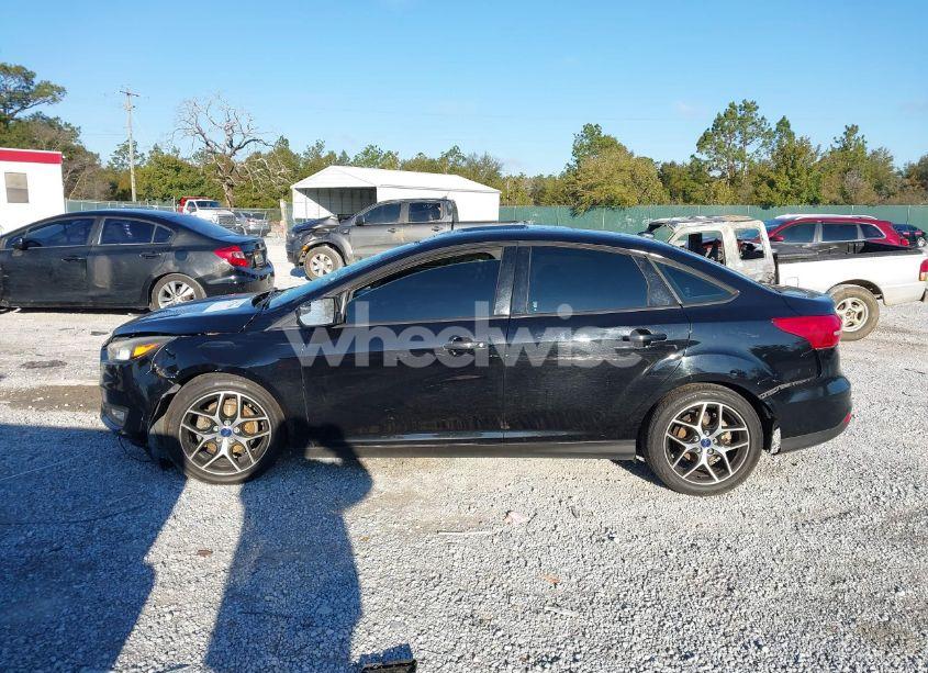 Photo 13 of 2017 Ford Focus SEL (VIN 1FADP3H25HL338210)