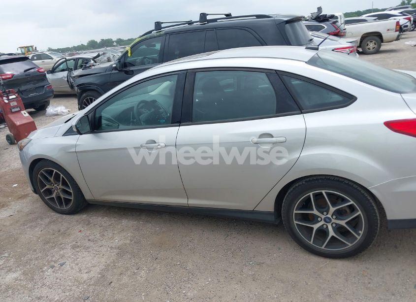 Photo 14 of 2017 Ford Focus SEL (VIN 1FADP3H25HL344217)