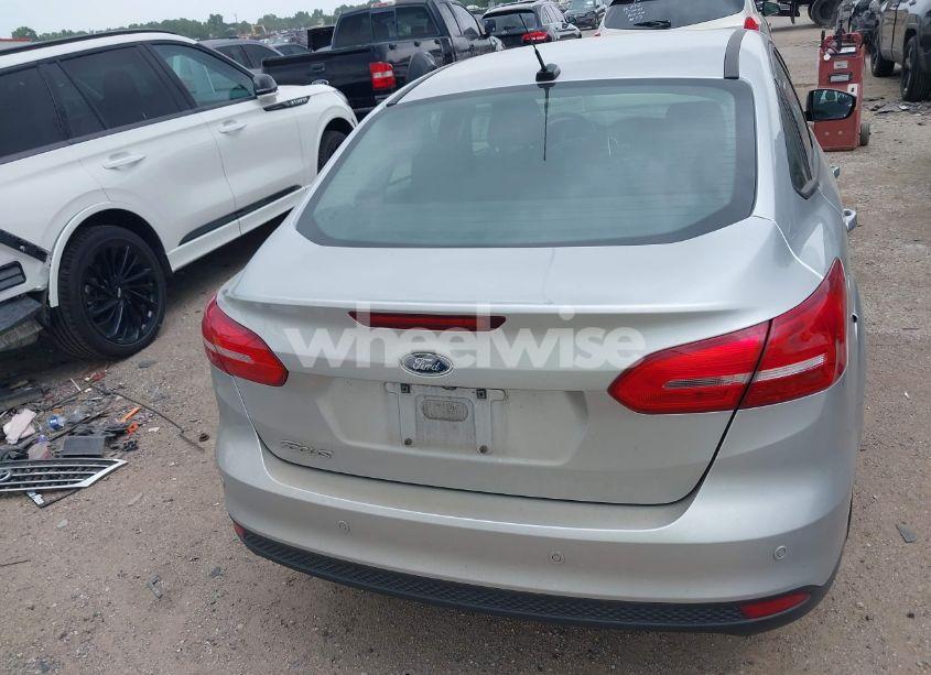 Photo 16 of 2017 Ford Focus SEL (VIN 1FADP3H25HL344217)