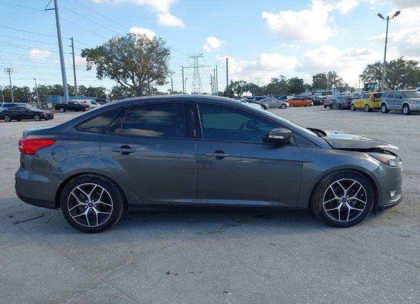 Photo 13 of 2018 Ford Focus SEL (VIN 1FADP3H25JL227016)