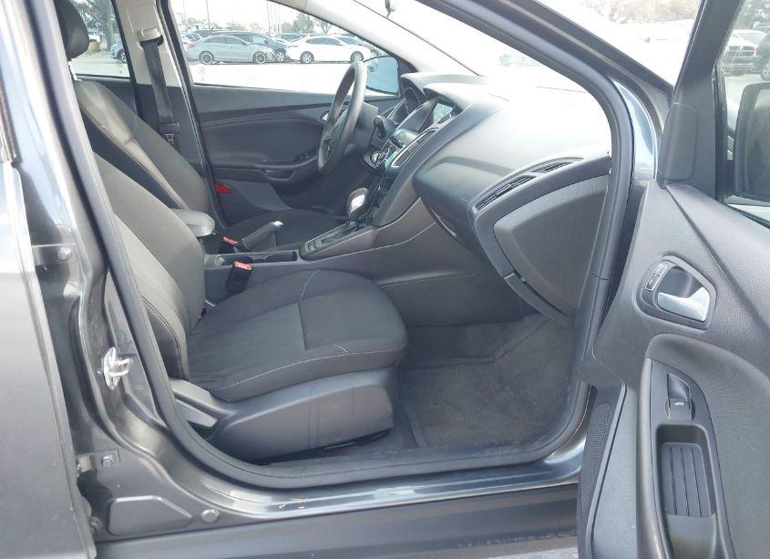 Photo 5 of 2018 Ford Focus SEL (VIN 1FADP3H25JL227016)