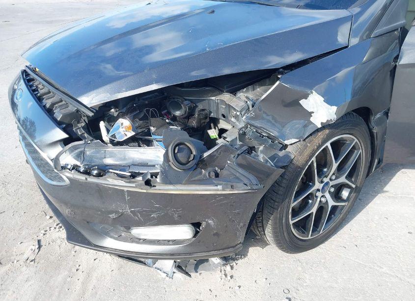 Photo 6 of 2018 Ford Focus SEL (VIN 1FADP3H25JL227016)