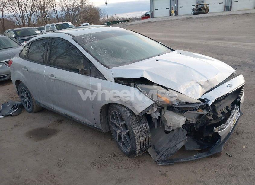 2017 Ford Focus SEL (VIN 1FADP3H26HL229738) main photo