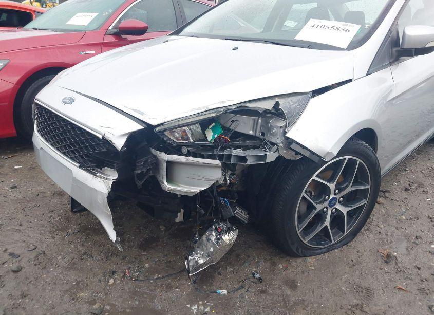 Photo 6 of 2017 Ford Focus SEL (VIN 1FADP3H26HL236589)