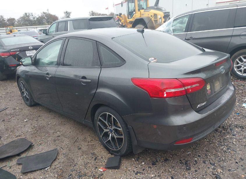 Photo 3 of 2017 Ford Focus SEL (VIN 1FADP3H26HL263744)