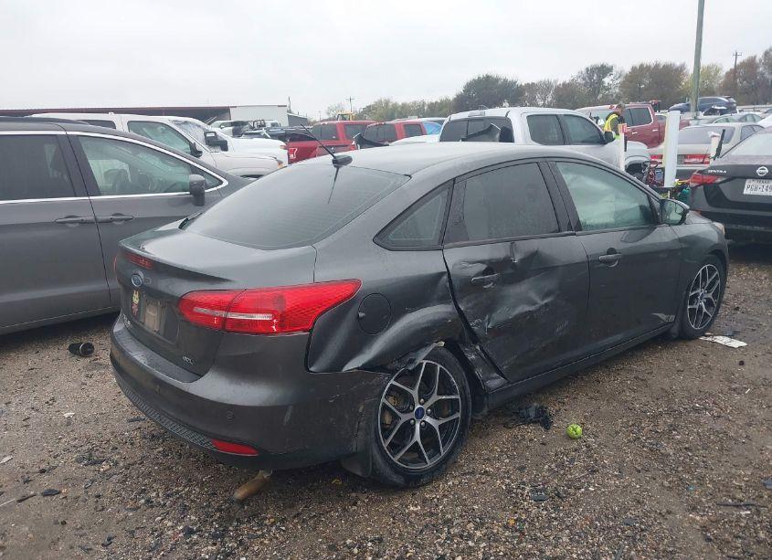 Photo 4 of 2017 Ford Focus SEL (VIN 1FADP3H26HL263744)