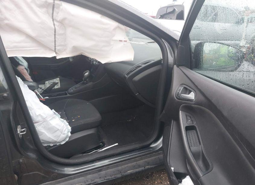 Photo 5 of 2017 Ford Focus SEL (VIN 1FADP3H26HL263744)