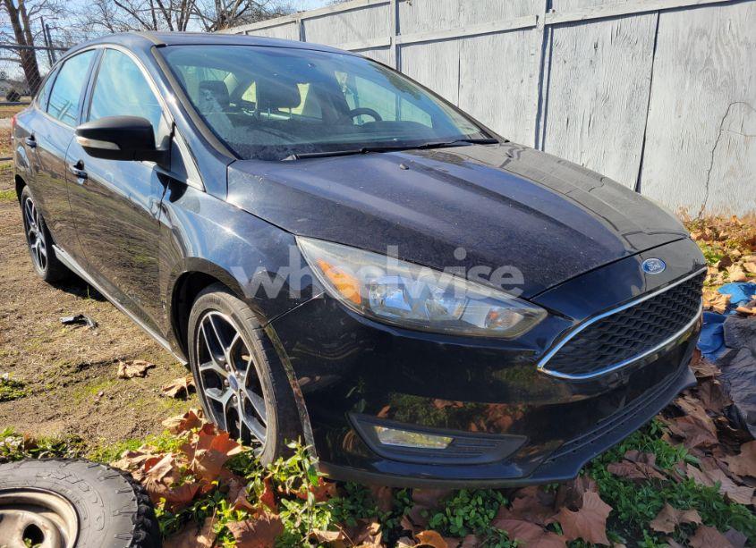 2018 Ford Focus (VIN 1FADP3H26JL214274) main photo